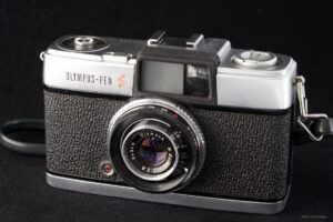 Mehr über den Artikel erfahren Mit der Olympus PEN S in Heidelberg (analog)
